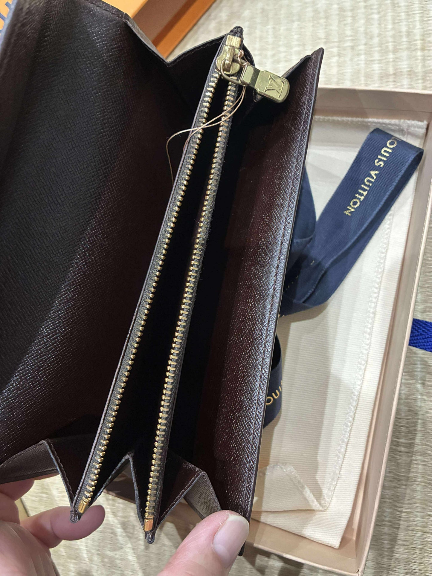 Luis Vuitton wallet