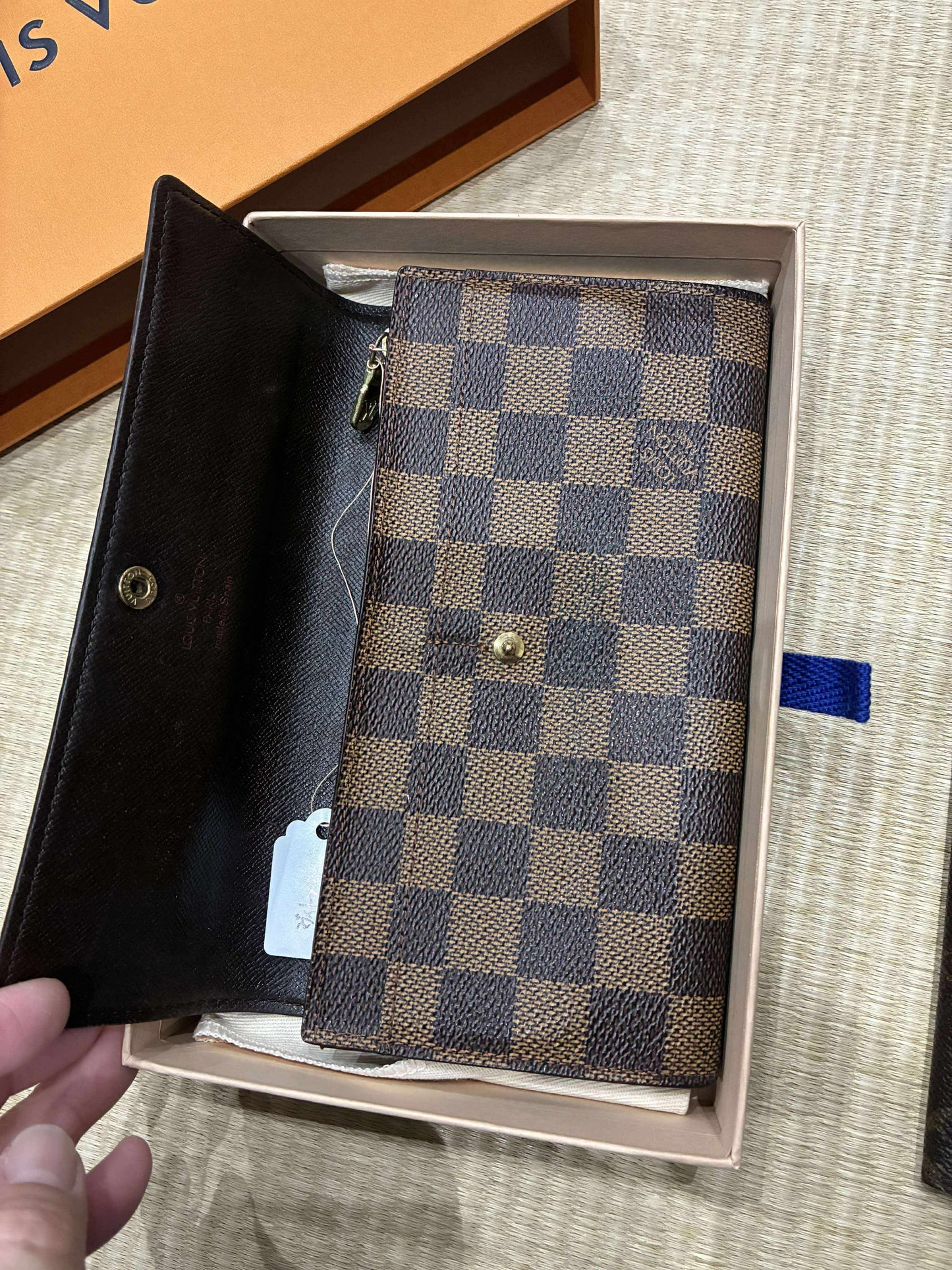 Luis Vuitton wallet