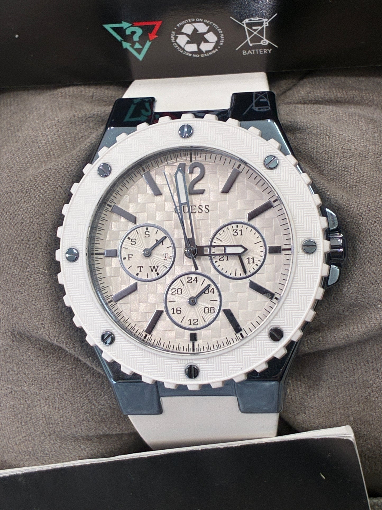 Guess unisex watch