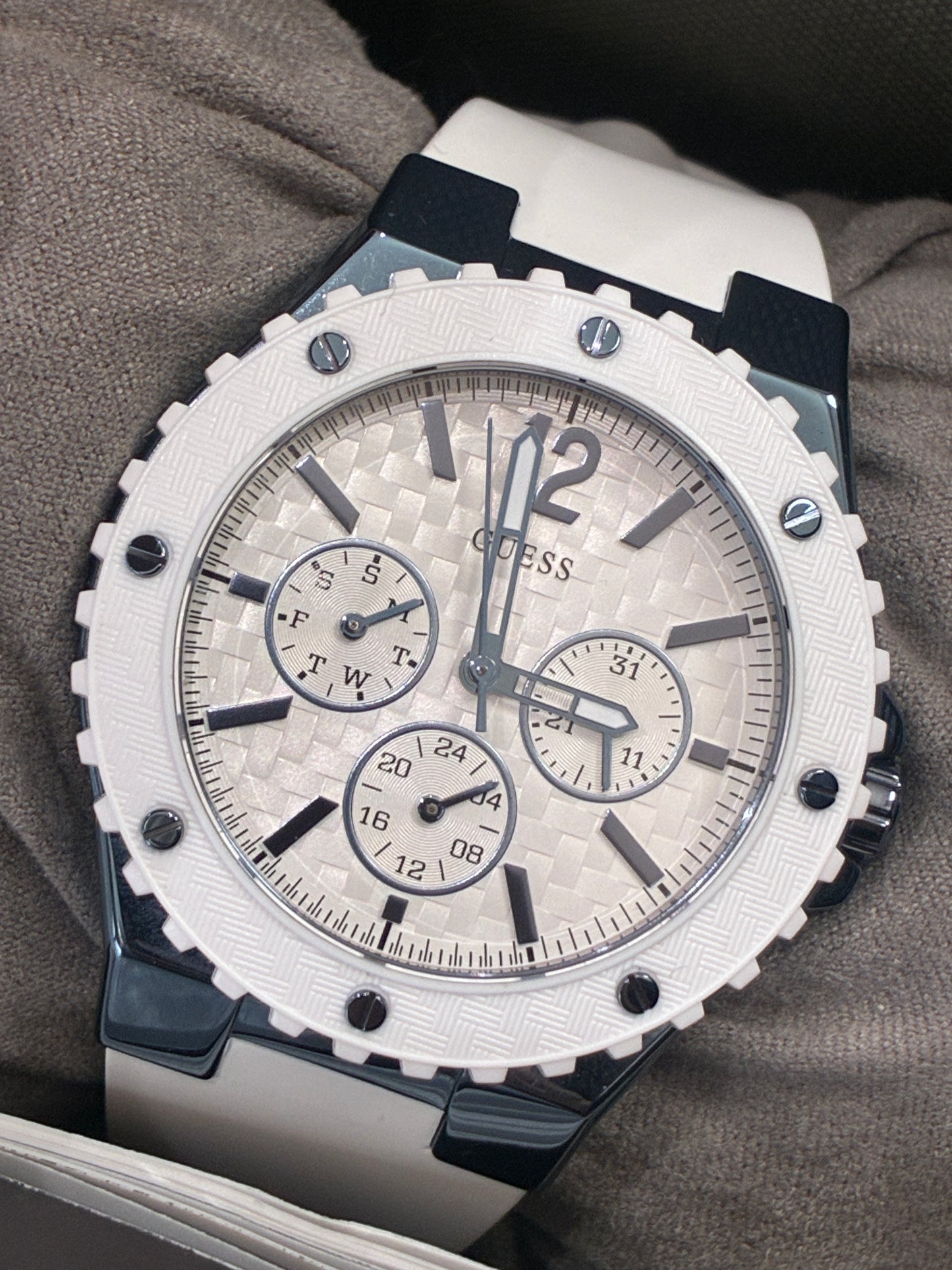 Guess unisex watch