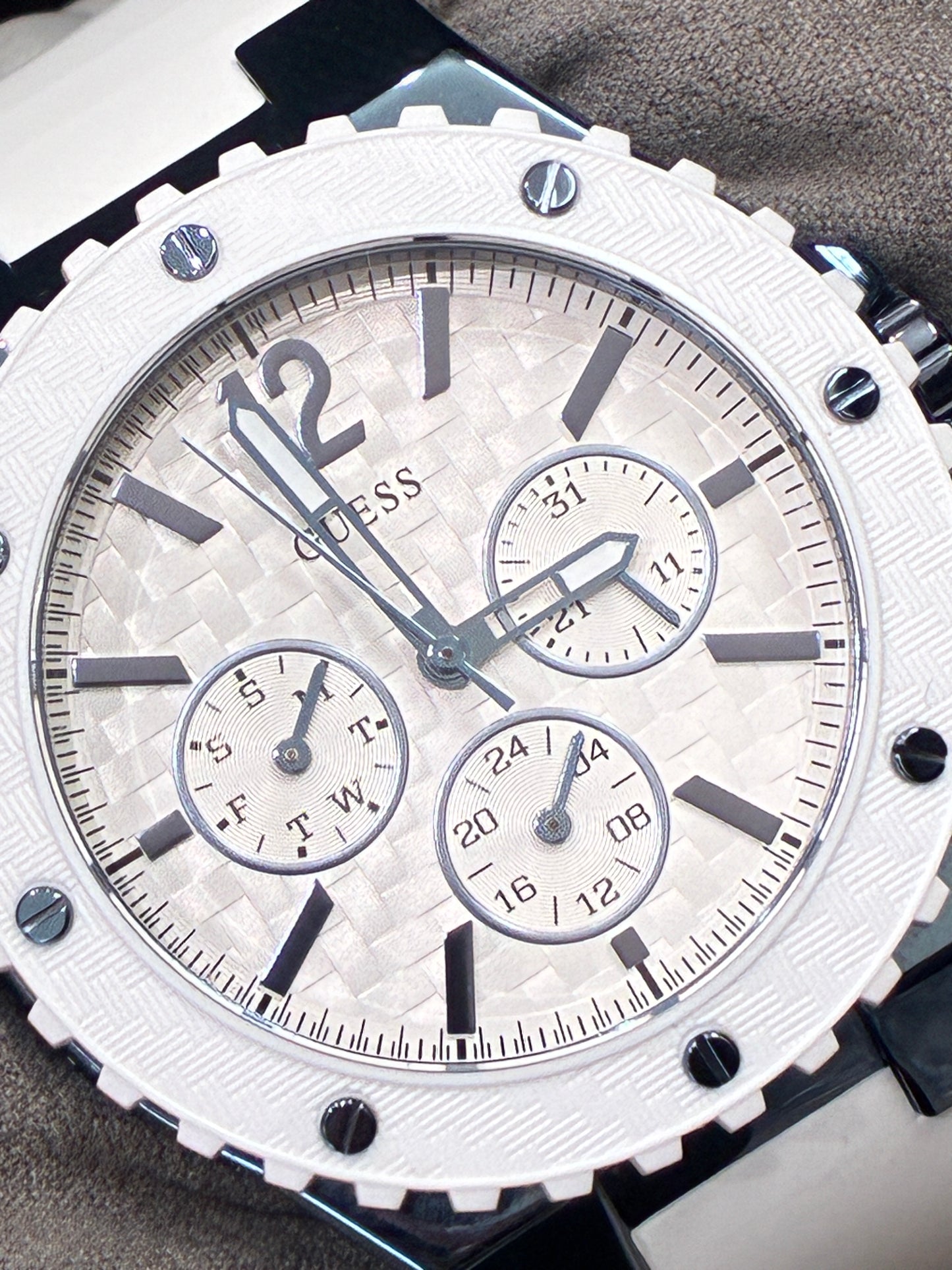 Guess unisex watch
