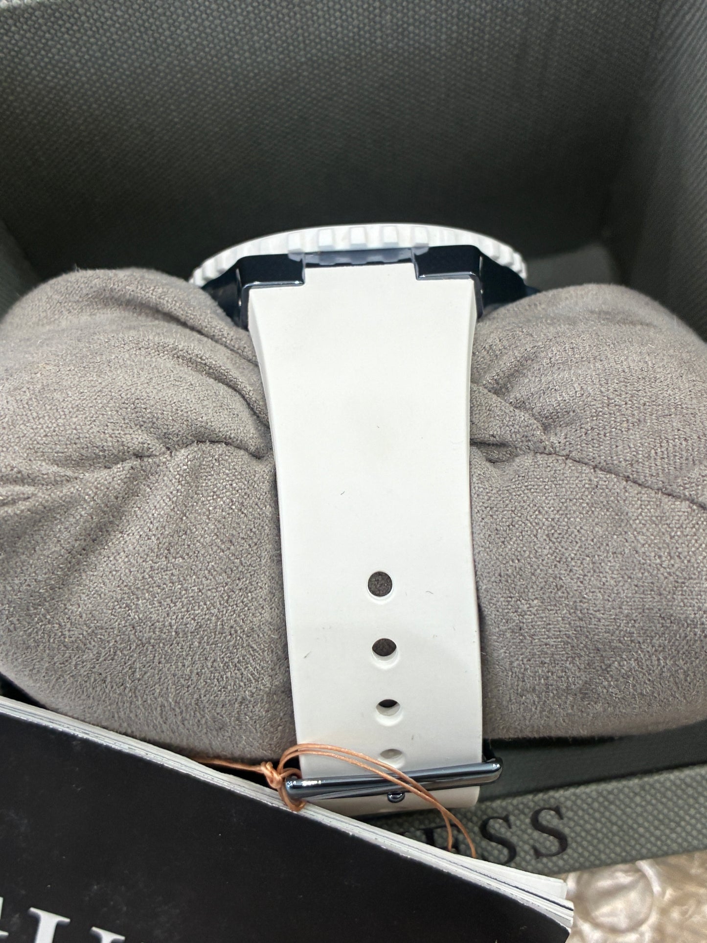 Guess unisex watch