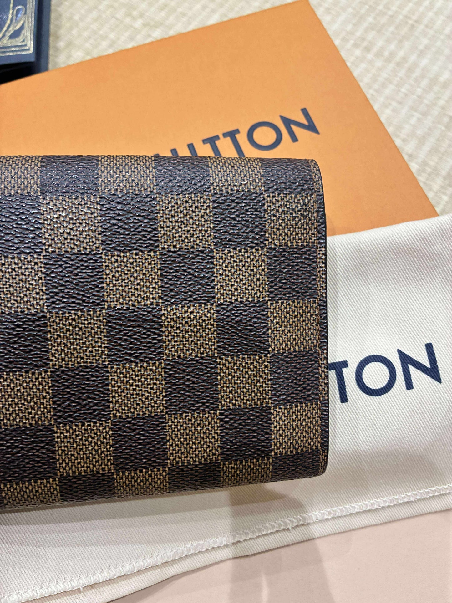 Luis Vuitton wallet