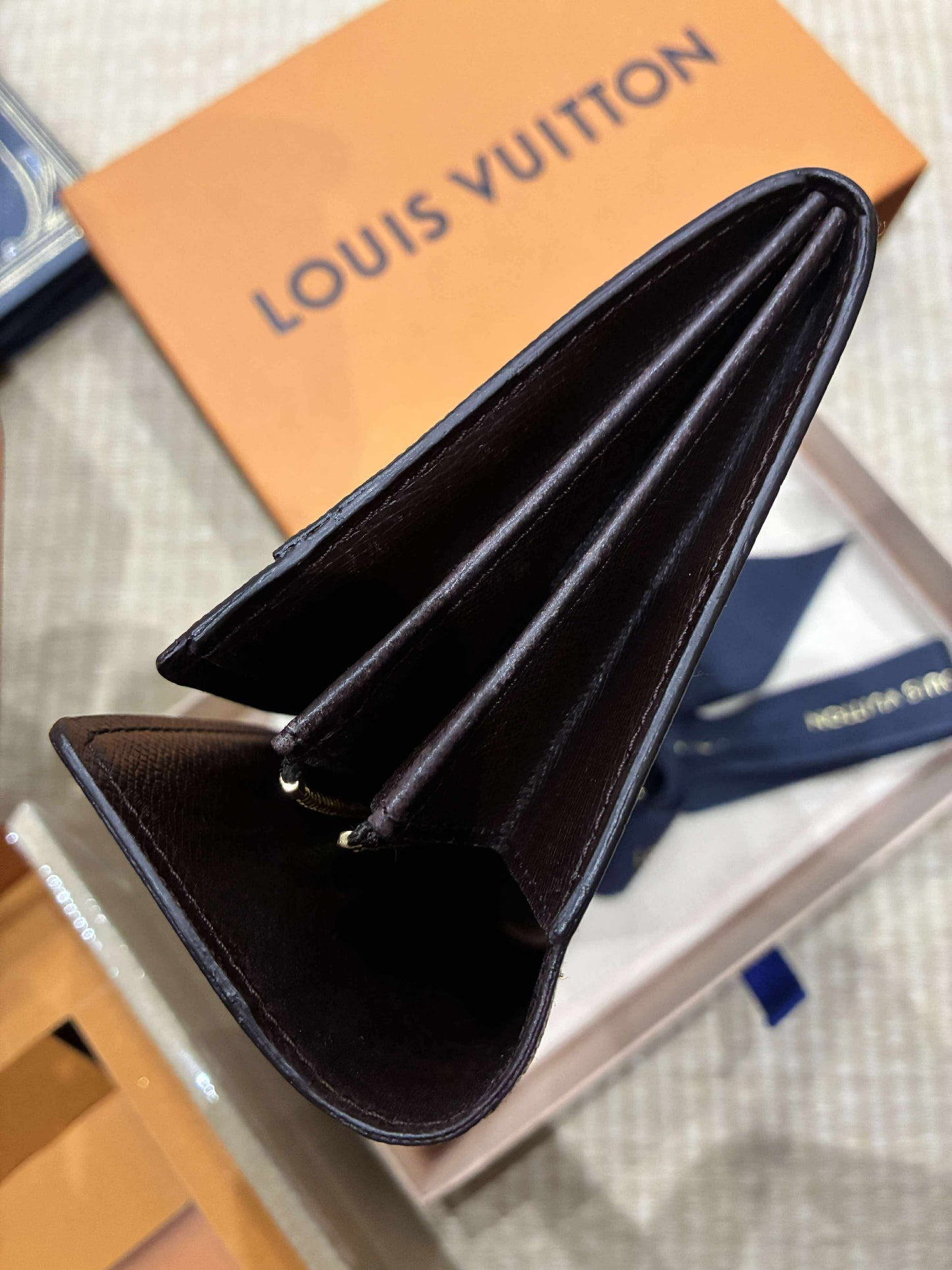 Luis Vuitton wallet