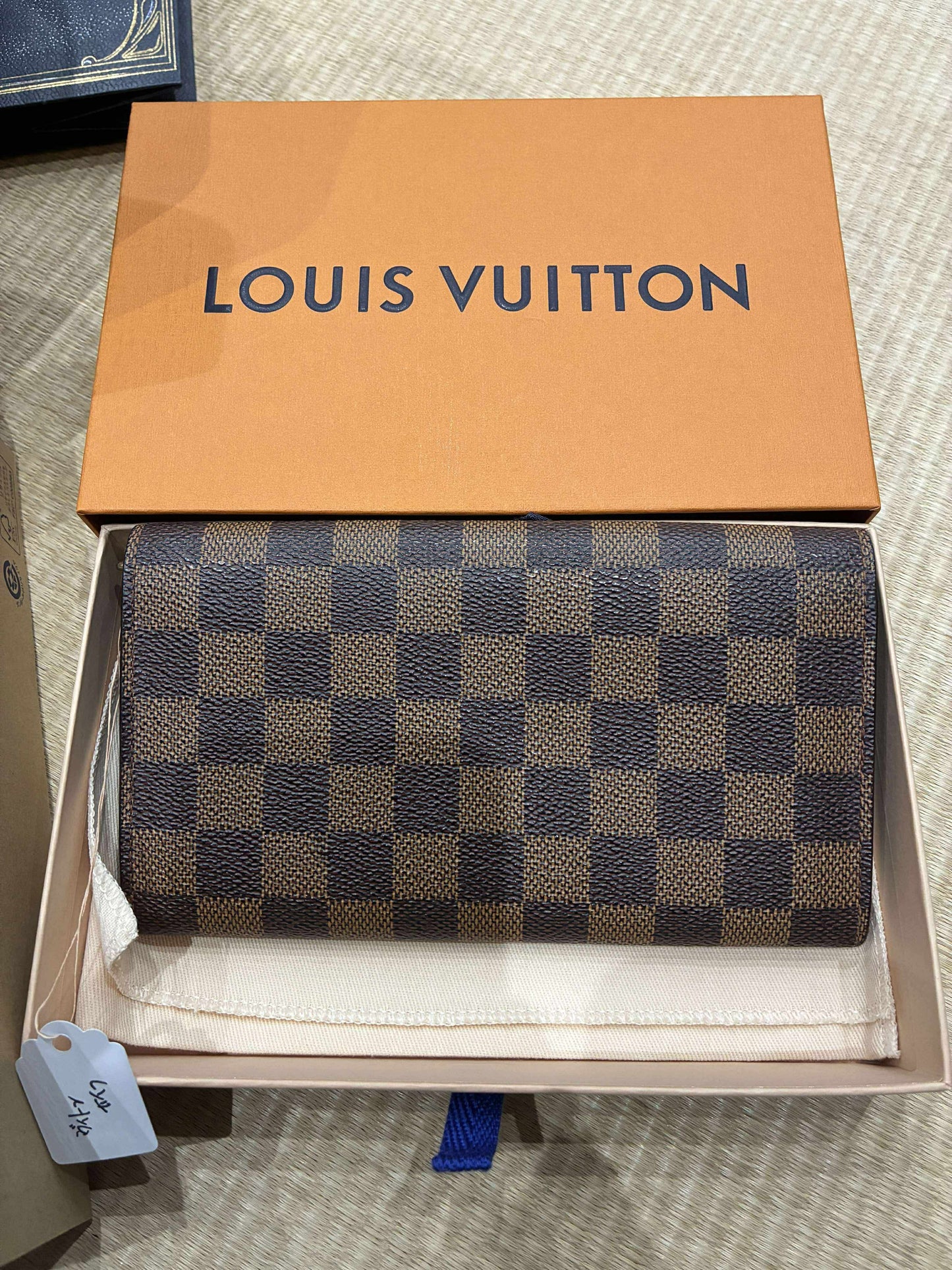 Luis Vuitton wallet
